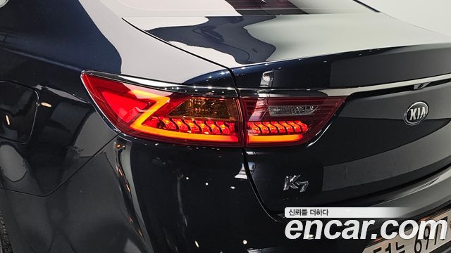 Kia K7 2016 — photo 9