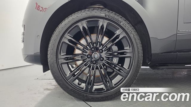 Land Rover Range Rover 2025 — photo 8