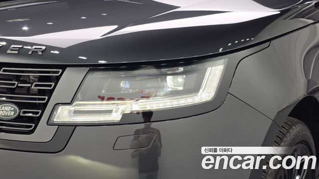 Land Rover Range Rover 2025 — photo 17