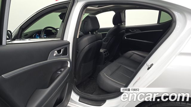 Genesis G70 2020 — photo 17