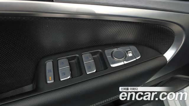 Genesis G70 2020 — photo 25