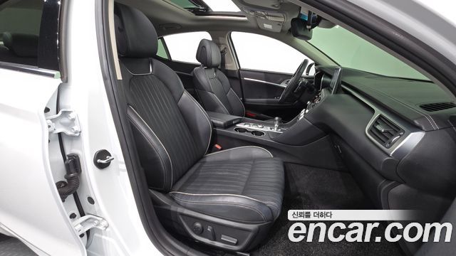 Genesis G70 2020 — photo 16