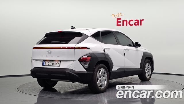 Hyundai Kona 2023 — photo 2