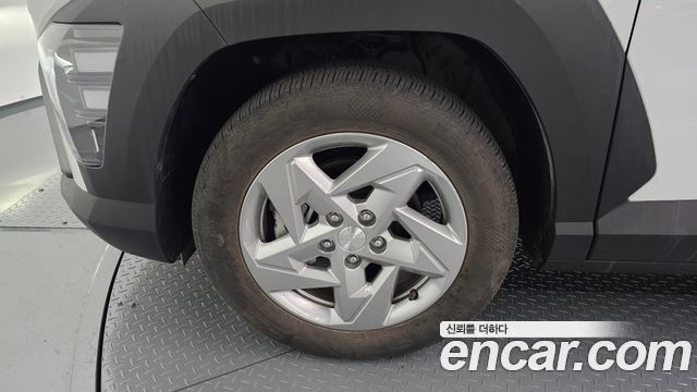 Hyundai Kona 2023 — photo 5
