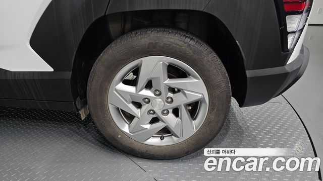 Hyundai Kona 2023 — photo 7
