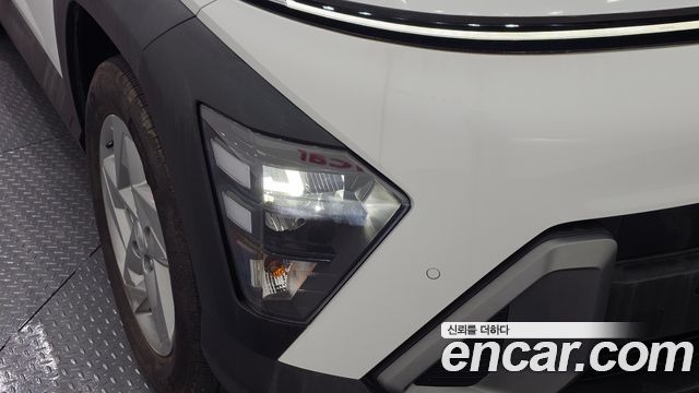 Hyundai Kona 2023 — photo 8