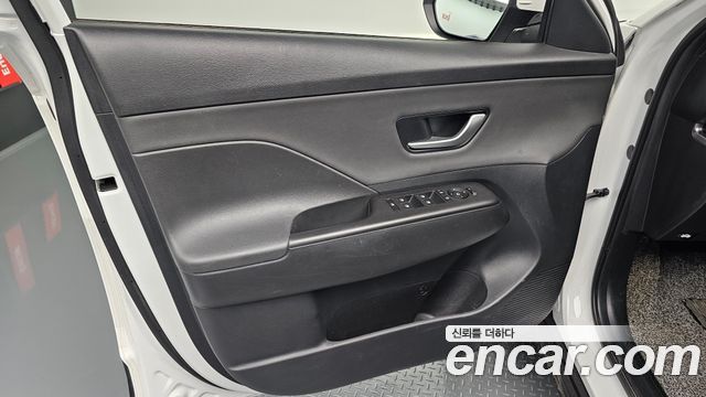 Hyundai Kona 2023 — photo 14