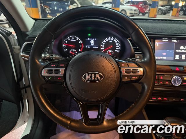Kia K7 2016 — photo 12