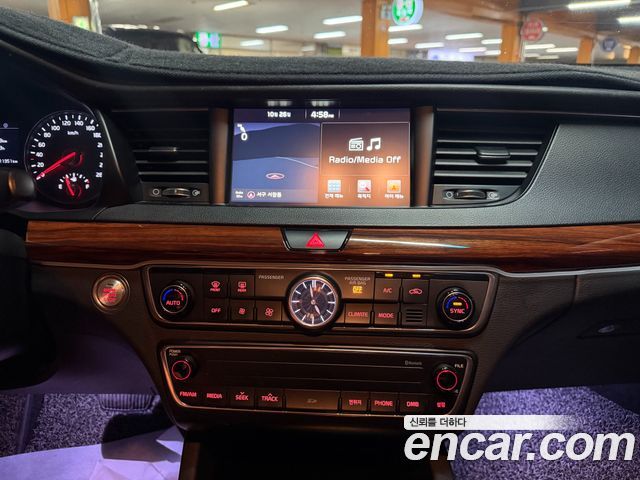 Kia K7 2016 — photo 13