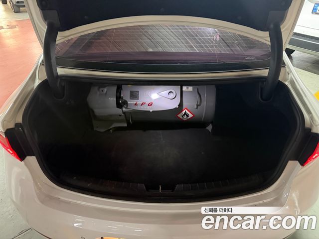 Kia K7 2016 — photo 17