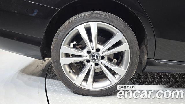 Mercedes-Benz C-Class 2020 — photo 5