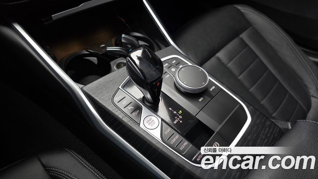 BMW 3-Series 2021 — photo 12