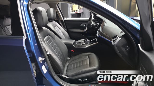 BMW 3-Series 2021 — photo 17