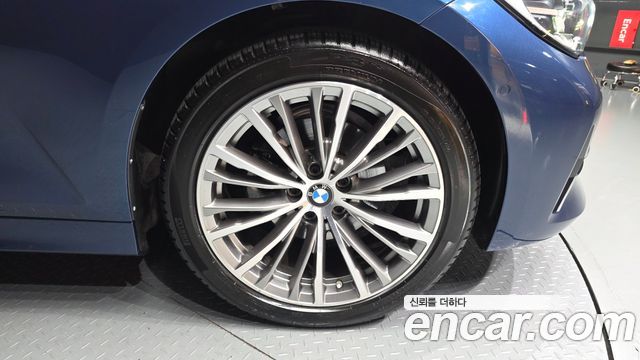 BMW 3-Series 2021 — photo 7