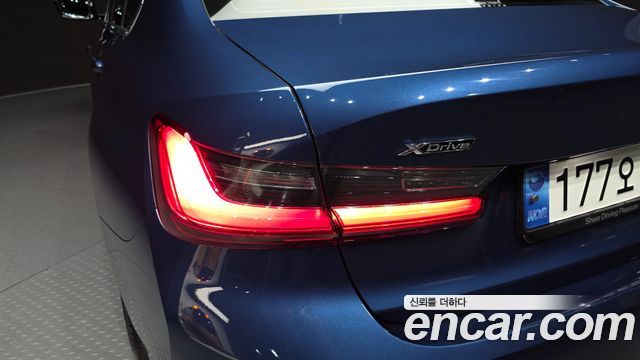 BMW 3-Series 2021 — photo 9