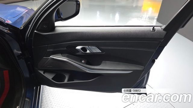 BMW 3-Series 2021 — photo 14