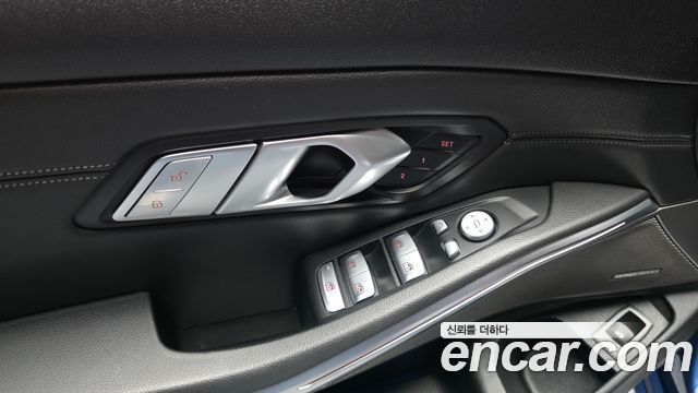 BMW 3-Series 2021 — photo 31