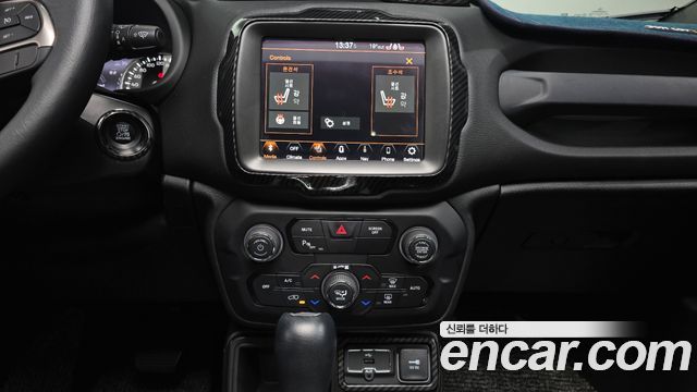Jeep Renegade 2021 — photo 22