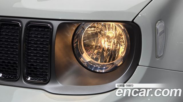 Jeep Renegade 2021 — photo 8