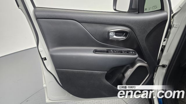 Jeep Renegade 2021 — photo 14