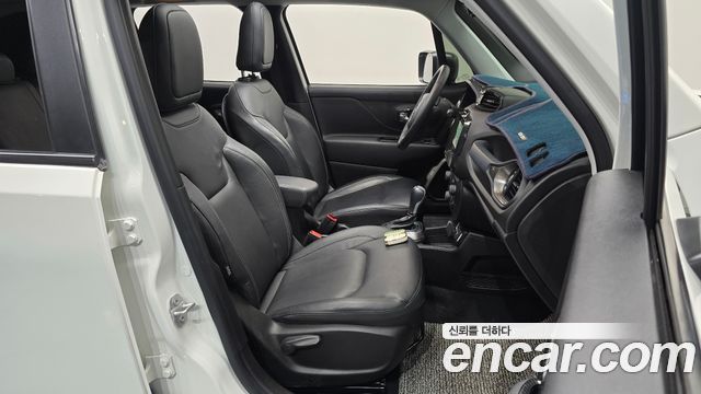 Jeep Renegade 2021 — photo 16