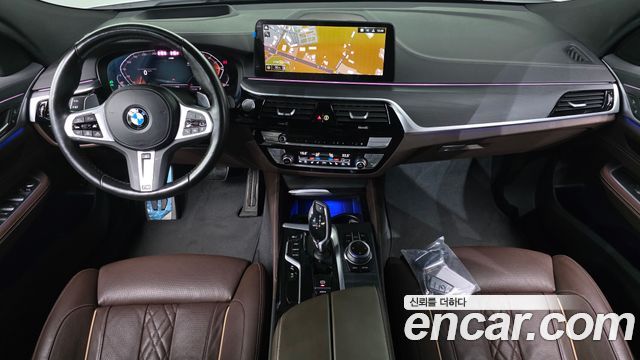 BMW Gran Turismo 2022 — photo 10