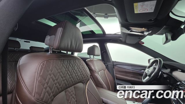 BMW Gran Turismo 2022 — photo 26
