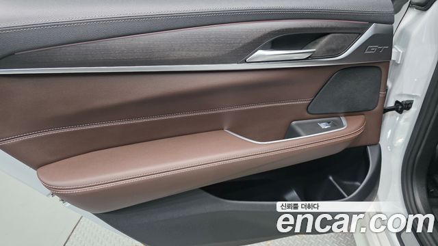 BMW Gran Turismo 2022 — photo 15
