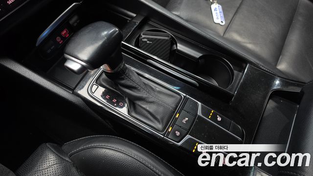 Kia K7 2016 — photo 12