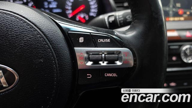 Kia K7 2016 — photo 23