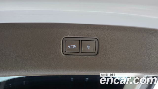 Genesis GV80 2023 — photo 36
