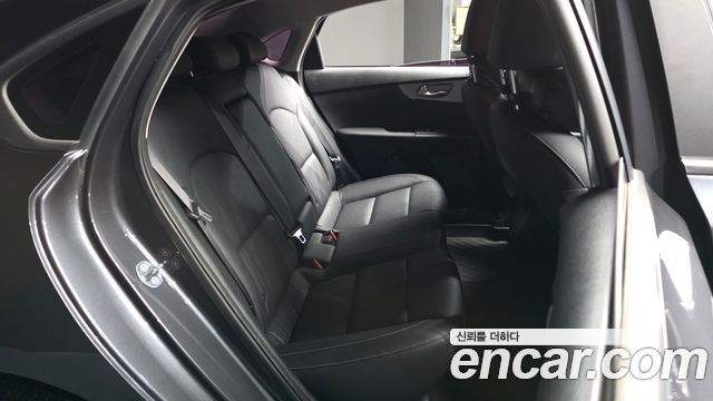 Kia K3 2022 — photo 18