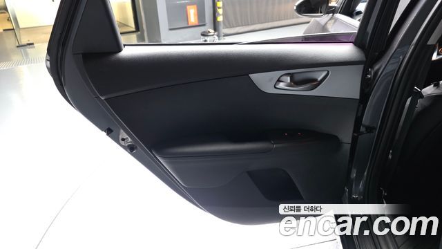 Kia K3 2022 — photo 15