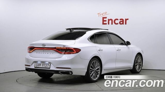 Hyundai Grandeur 2017 — photo 2