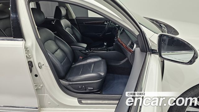 Kia K7 2016 — photo 13