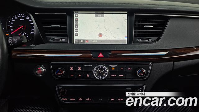 Kia K7 2016 — photo 18
