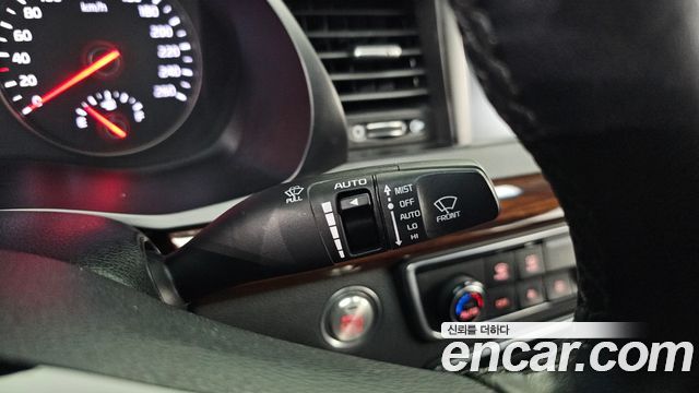 Kia K7 2016 — photo 22