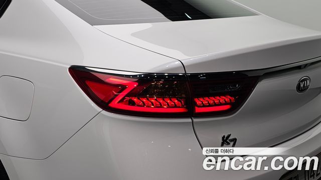 Kia K7 2016 — photo 9