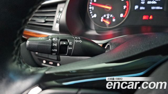 Kia K7 2016 — photo 28