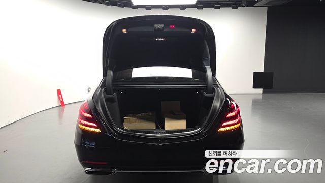 Mercedes-Benz S-Class 2018 — photo 32