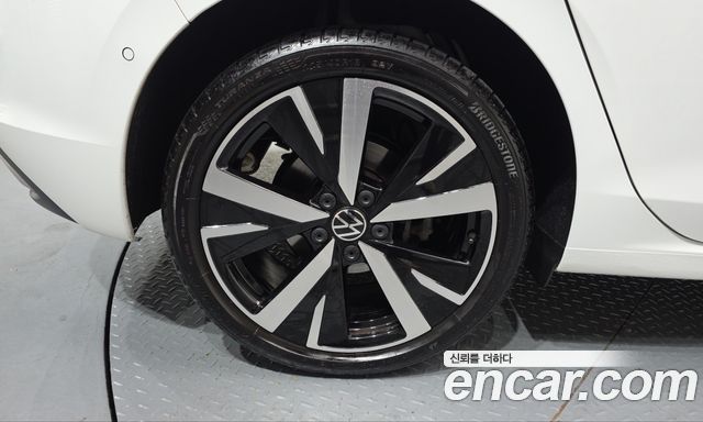 Volkswagen Golf 2025 — photo 5