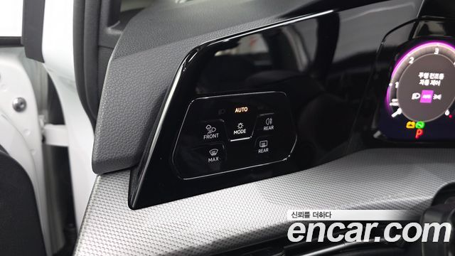 Volkswagen Golf 2025 — photo 24
