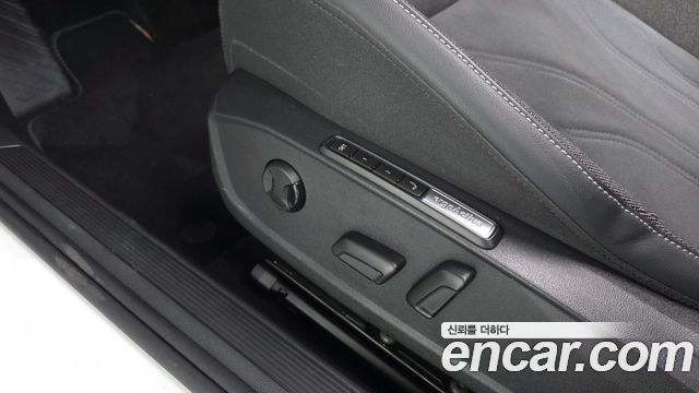 Volkswagen Golf 2025 — photo 25