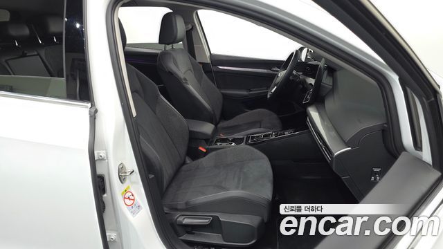 Volkswagen Golf 2025 — photo 16