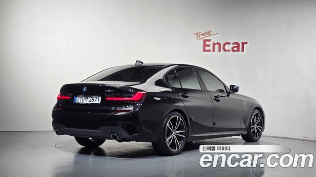 BMW 3-Series 2022 — photo 2