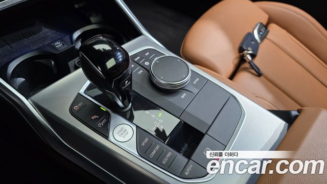 BMW 3-Series 2022 — photo 12