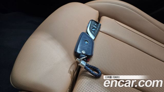 BMW 3-Series 2022 — photo 21