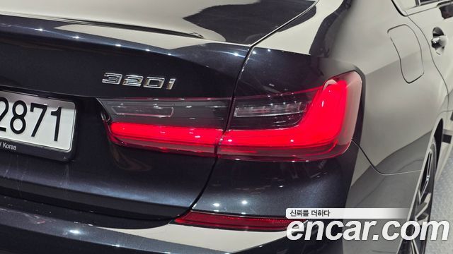 BMW 3-Series 2022 — photo 9