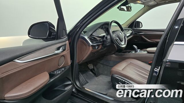 BMW X5 2018 — photo 13