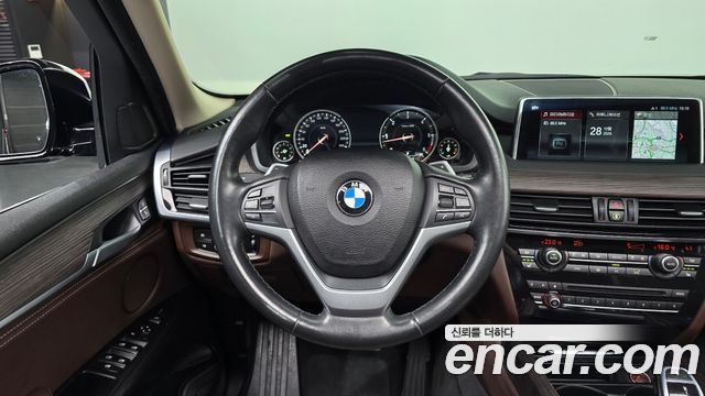 BMW X5 2018 — photo 18